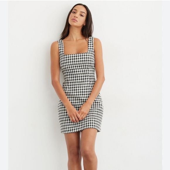 Dynamite Houndstooth Dress - Picture 4 of 4